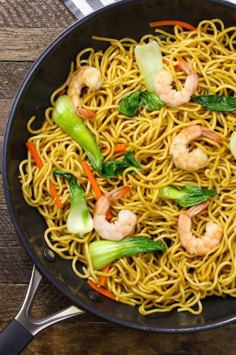 What is Chow Mein and the Difference Between Chow Mein and Lo Mein ...