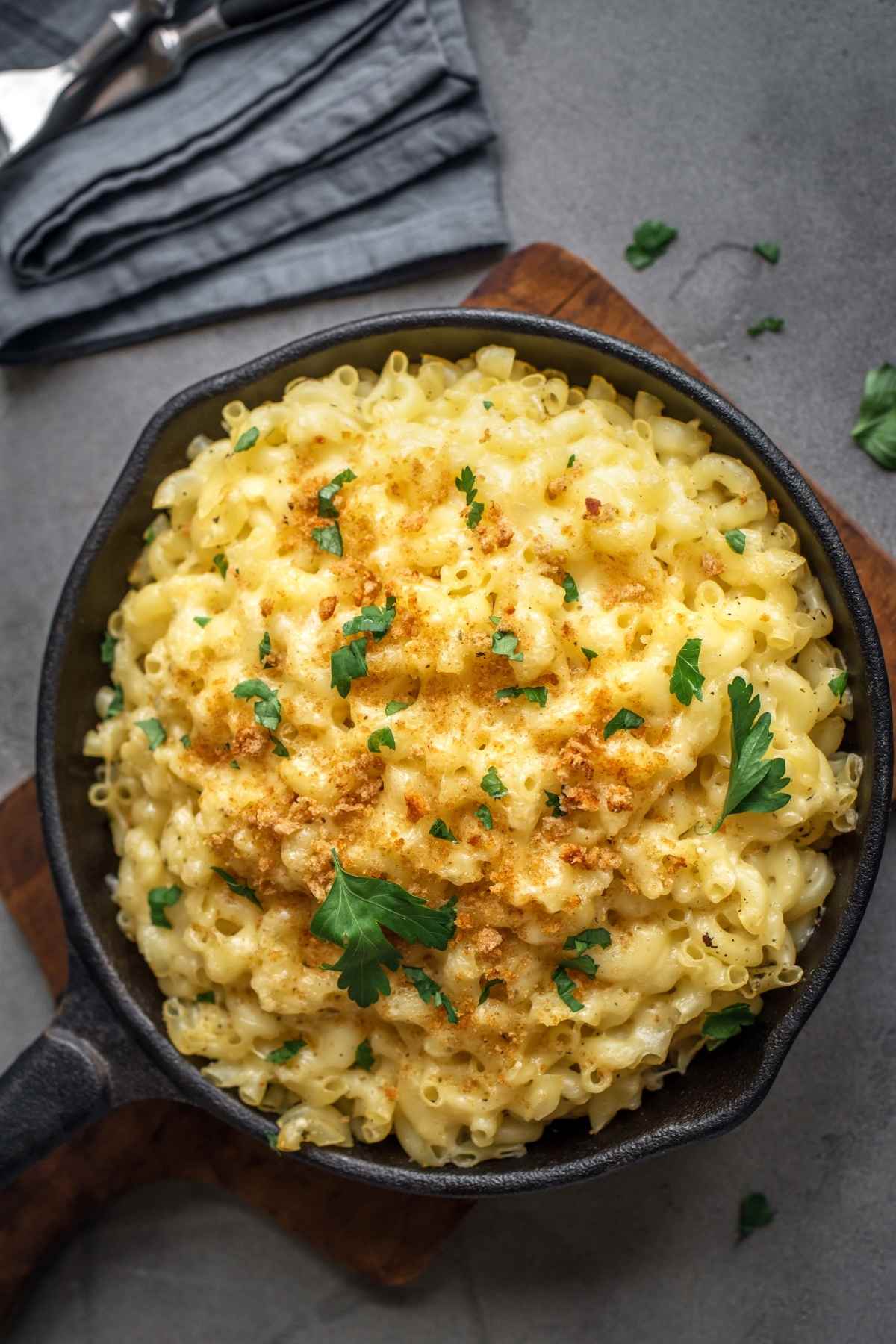 If you’re looking for a meal to treat yourself or someone else, this dish should do the trick. Truffle Mac and Cheese is like nothing you’ve ever tasted! It’s perfect for special occasions and celebrations, or a cozy night at home.