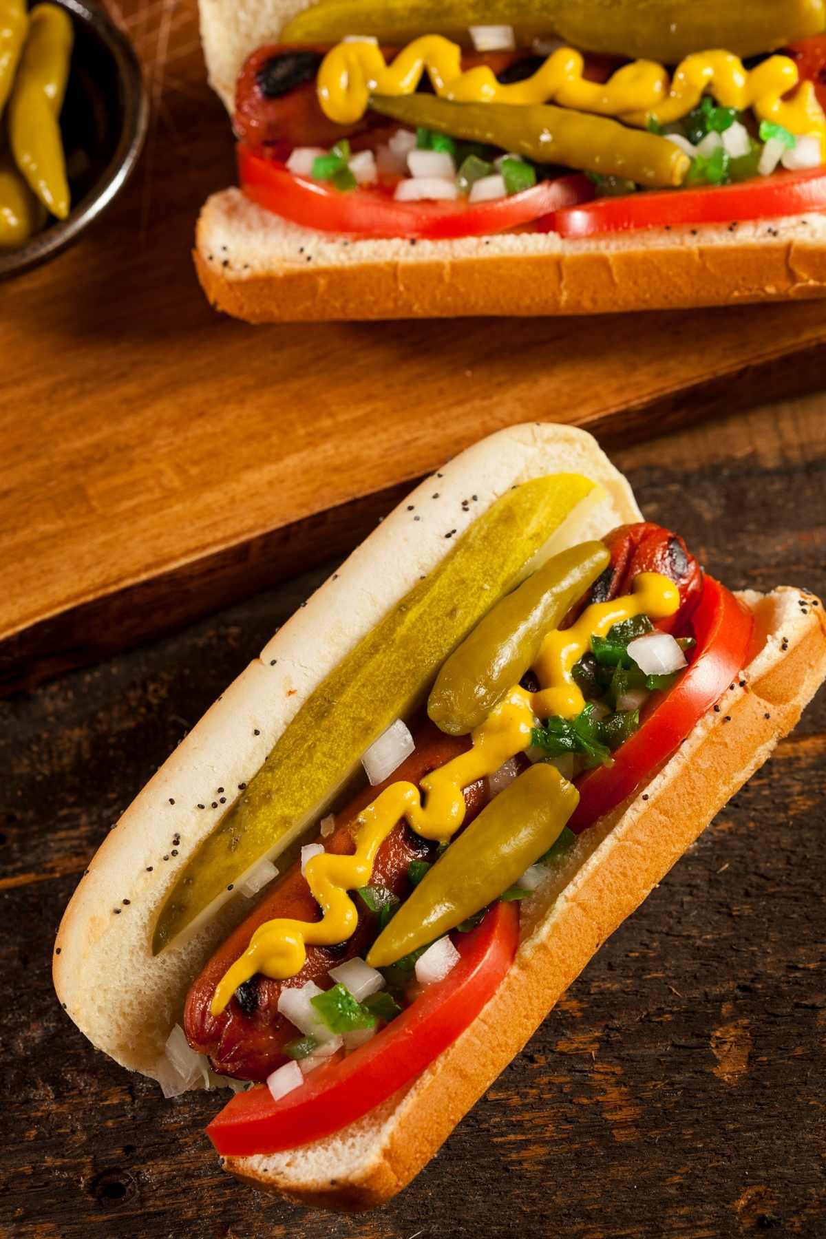 A Chicago-style hot dog is something you’ve got to experience. Juicy all-beef frankfurters are served in a toasted poppy seed bun and topped with delicious veggies.