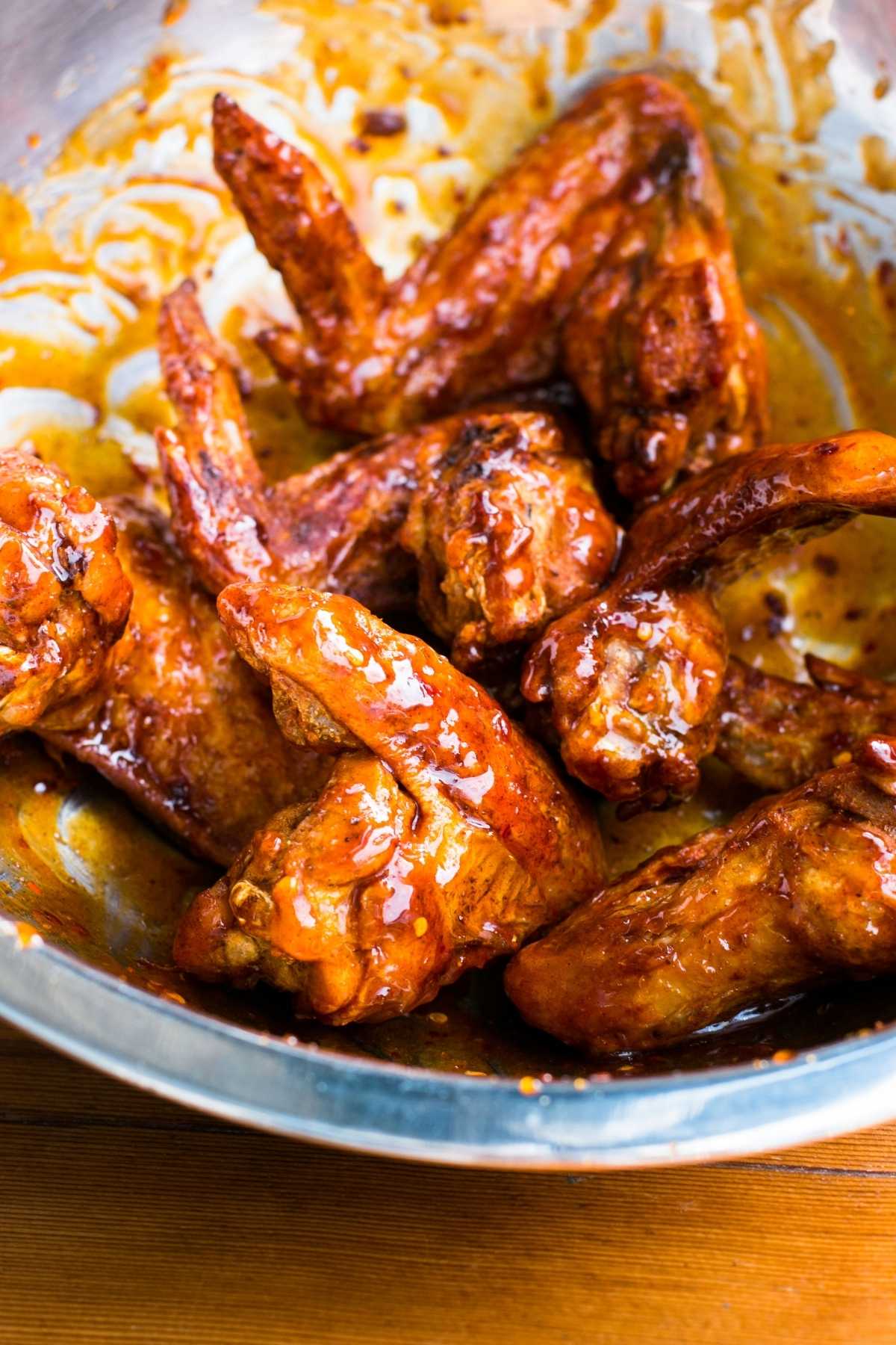 how-many-wings-in-a-pound-izzycooking