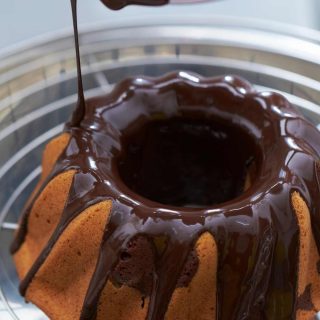 This Chocolate Glaze for Cake is Made without Corn Syrup! If you’re a home-baker and enjoy making chocolate glazed cakes, you’ve probably used a lot of corn syrup along the way. It’s often called for in those sweet glazes that make cakes so pretty! But corn syrup does have a lot of sugar and isn’t very healthy, so you may be looking for an alternative.