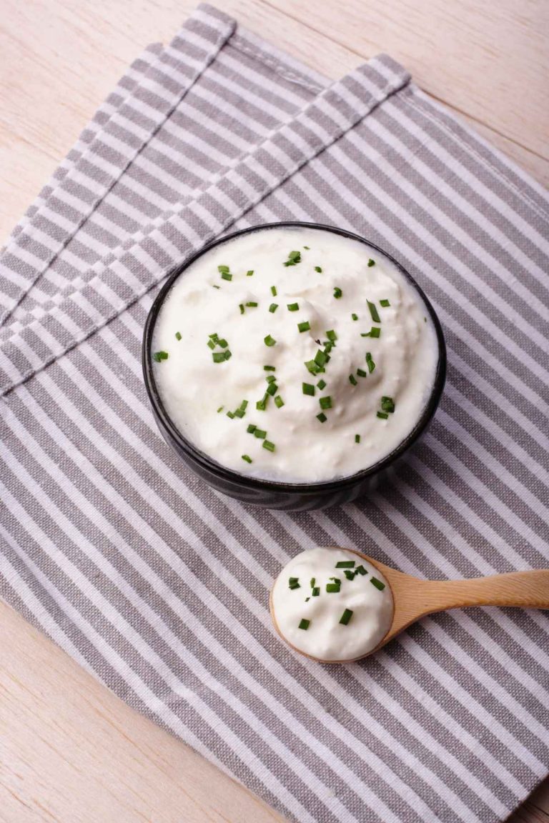 17 Best Sour Cream Substitutes (for Baking and Other Occasions