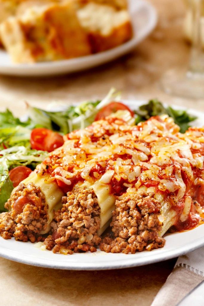 Baked Beef and Cheese Manicotti (Cannelloni)