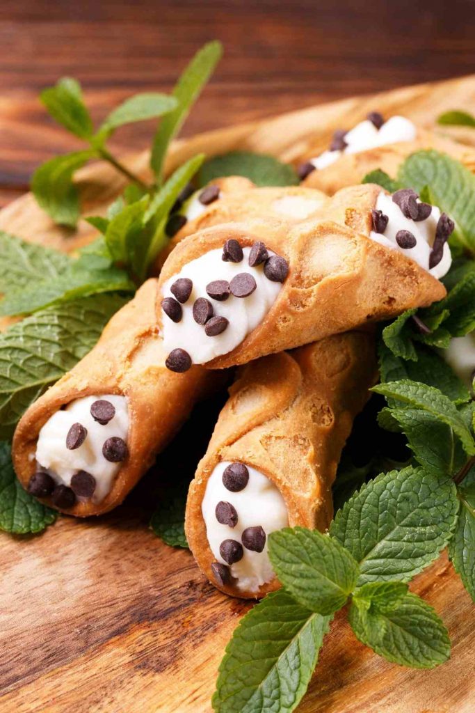 5-Ingredient Cannolis