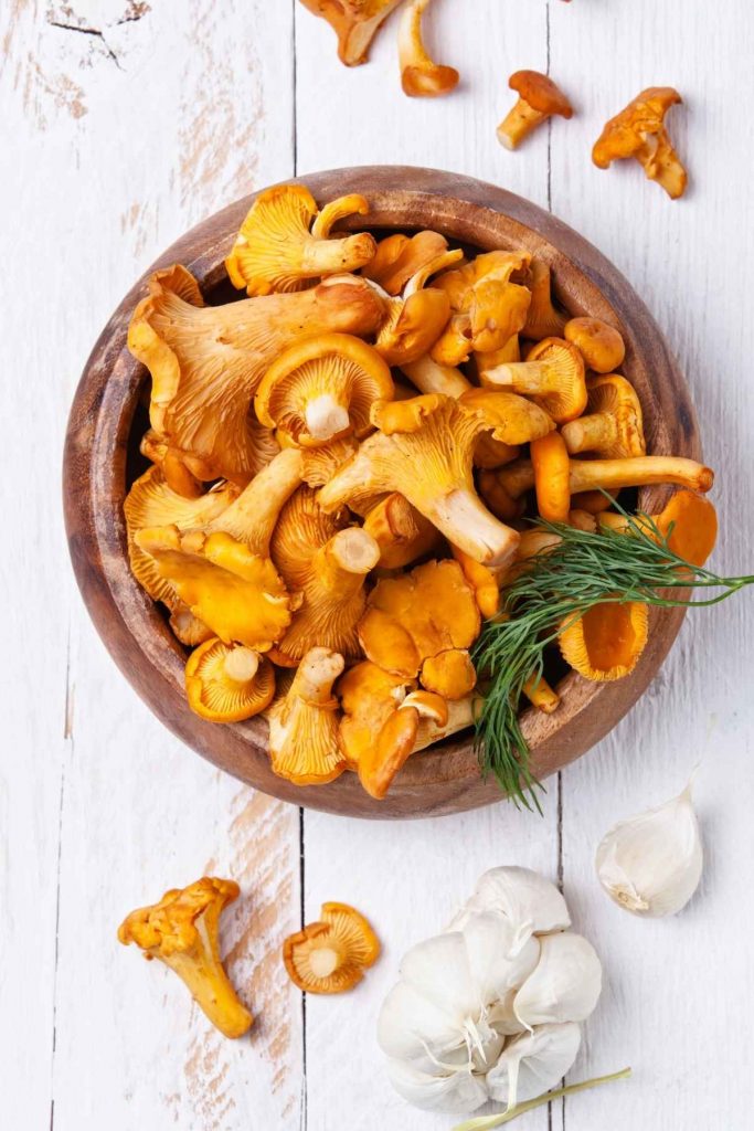 Chanterelle Mushrooms with Garlic IzzyCooking