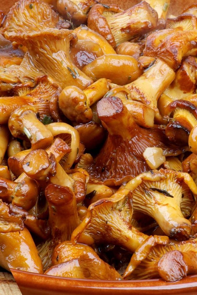 Chanterelle Mushrooms with Garlic IzzyCooking