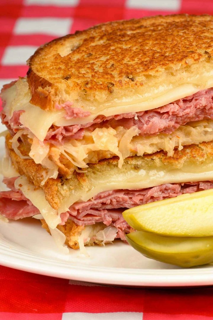 7 Best Corned Beef Sandwich Recipes IzzyCooking
