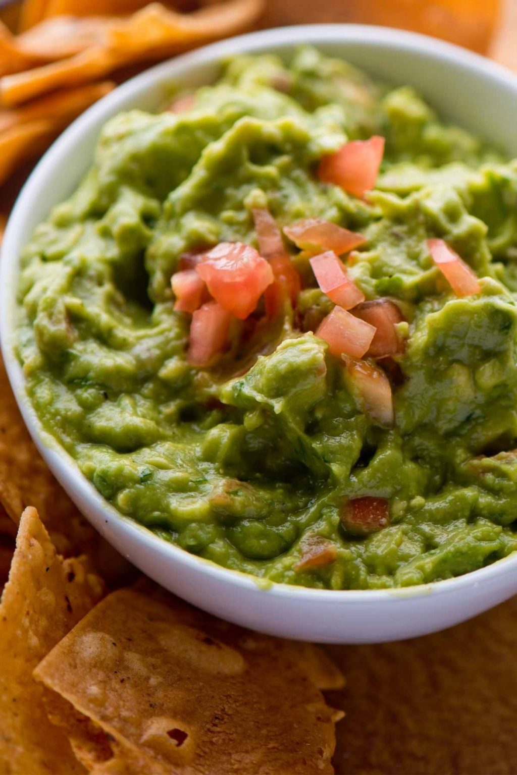 Simple Homemade Guacamole Dip (Alton Brown Recipe) - IzzyCooking