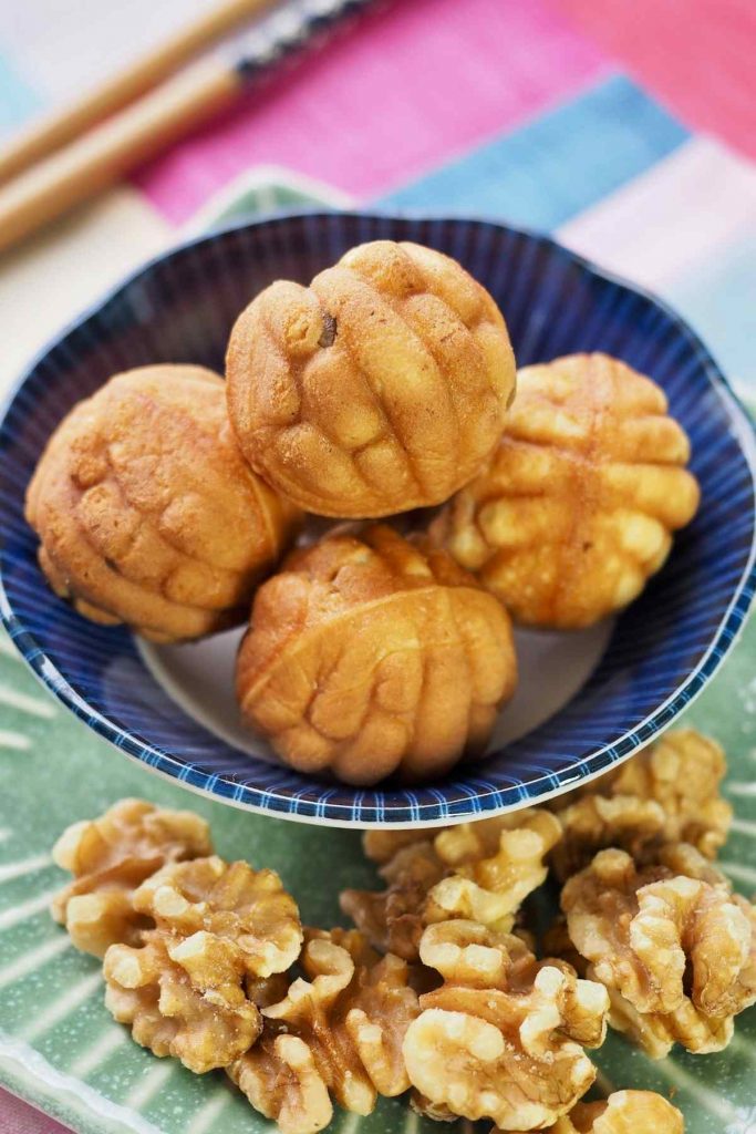 Korean Walnut Pastry (Hodugwaja)