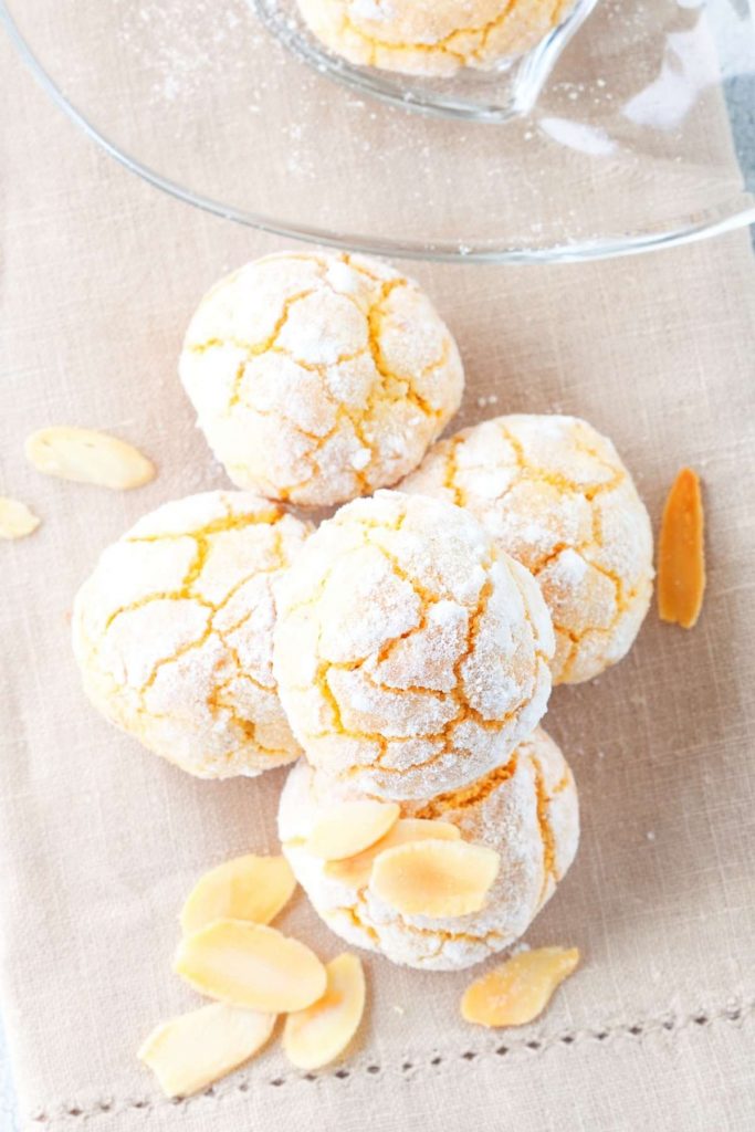 Ricciarelli: Chewy Italian Almond Cookies