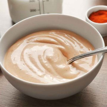 This Salmon Dipping Sauce is creamy, slightly spicy, and full of flavor! Whether you’re preparing your salmon grilled, baked, or pan-fried, you can enjoy your salmon with this dipping sauce.