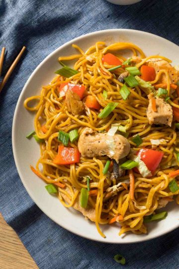 8 Best Yakisoba Noodles - IzzyCooking