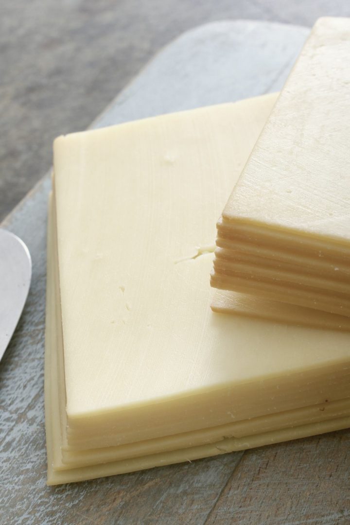 White American Cheese Vs Yellow American Cheese - IzzyCooking