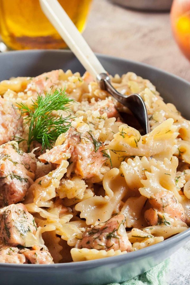 Creamy Farfalle Pasta Recipe - IzzyCooking