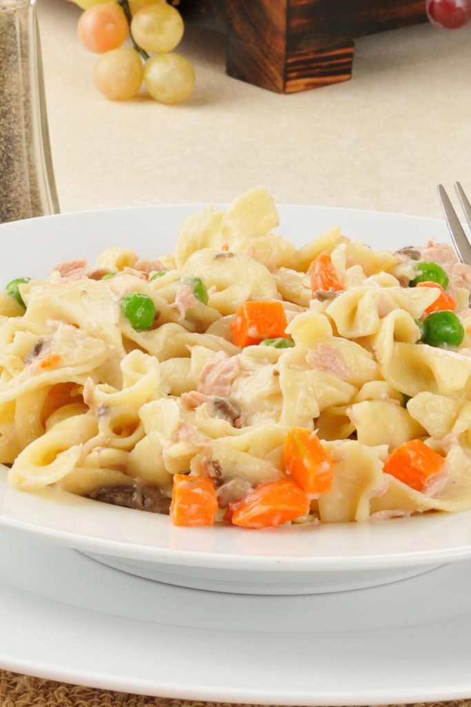 Easy Chicken Noodle Casserole