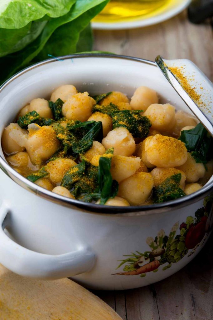 Espinacas con Garbanzos (Spanish Spinach with Chickpeas)