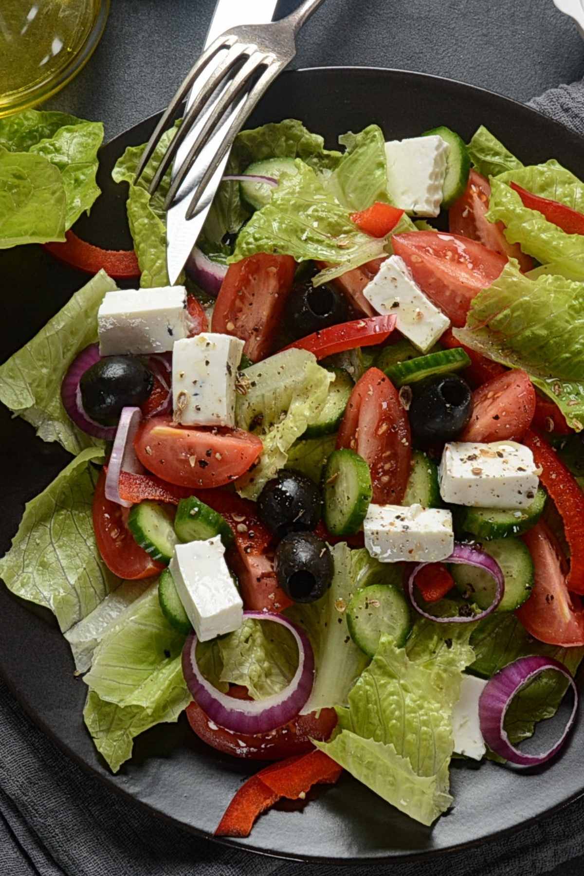 If you love the flavor of the salad dressing at your favorite Greek restaurant, you’ve got to try this recipe. It’s a breeze to make and the flavors are absolutely amazing!