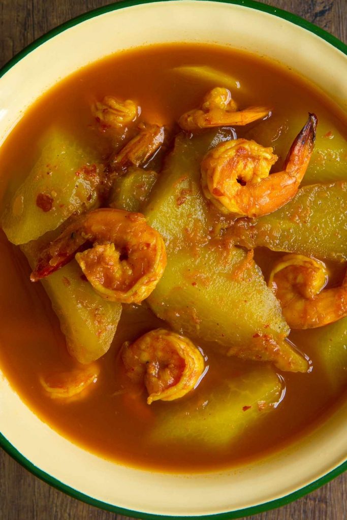 Thai Green Papaya Sour Curry (Kaeng Som)