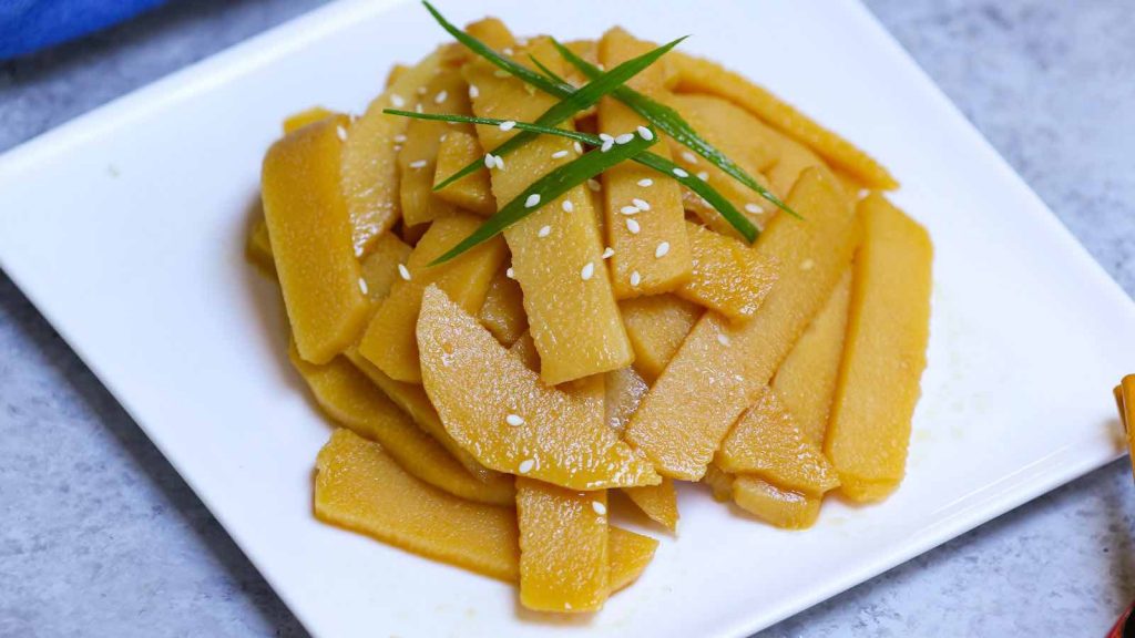 How to Cook Fresh Bamboo Shoots 