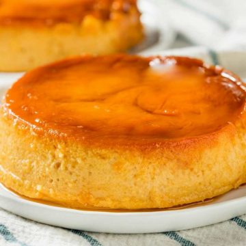 From custard tarts to sponge cakes or rice pudding, there is a long list of delectable Portuguese Desserts you simply must try. Here are some of the best ones we have found that you’ll definitely want to try out for yourself.