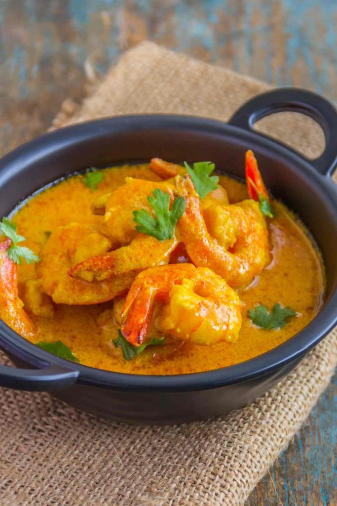 Chingri Malai Curry – Bengali Coconut Shrimp Curry – Keto