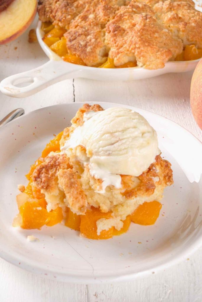 Easy Vegan Peach Cobbler