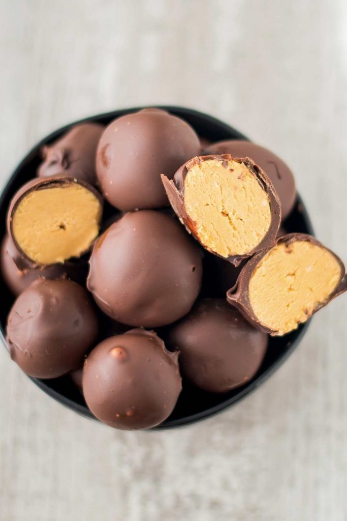 Old-Fashioned Peanut Butter Balls 