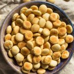 Now you can make this unique and tasty snack at home! Oyster crackers are small, salted crackers with a distinct flavor that is utterly delicious on its own or as a topping for clam chowder and seafood stew. Best of all, these crackers are really simple and easy to make, so let's get started.