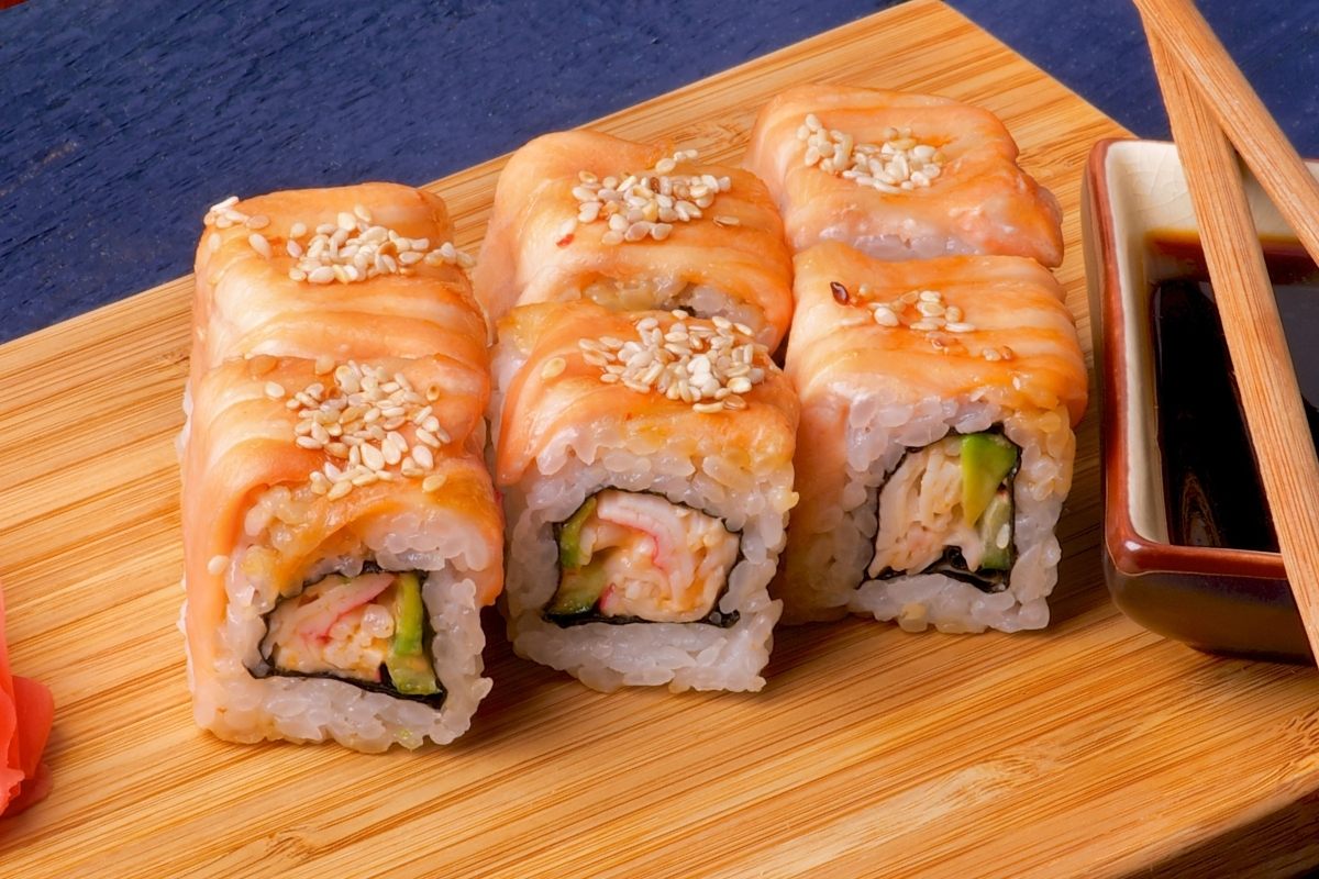 Alaska Roll Sushi - IzzyCooking