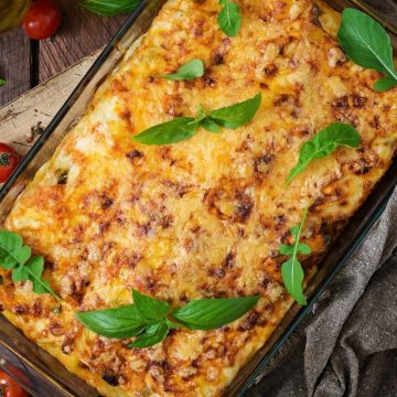 They say everything’s bigger in Texas, and this dish doesn’t disappoint! Texas king ranch chicken casserole is a hearty dish that’s incredibly easy to make.