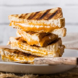 A cheese toastie is probably one of the most well-loved sandwiches ever. Kids and adults will agree there’s almost nothing more comforting than a good old-fashioned toasted cheese sandwich. Below, we show you exactly how to perfect this beloved childhood favorite.
