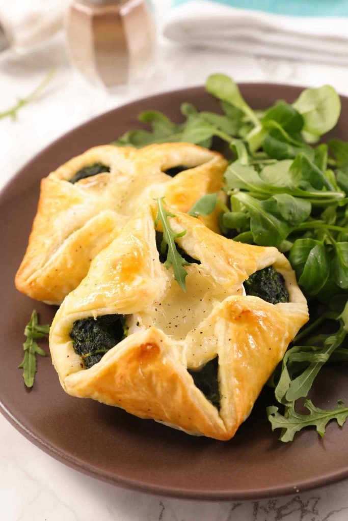 Chicken Spinach and Artichoke Puff Pastry Parcels