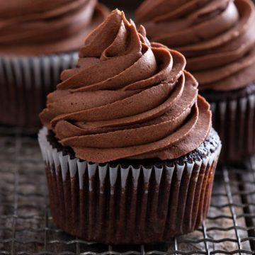 When you taste this sweet and delicious Chocolate Ganache Frosting, you’ll never want to get store-bought frosting again! It’s perfectly creamy and smooth.