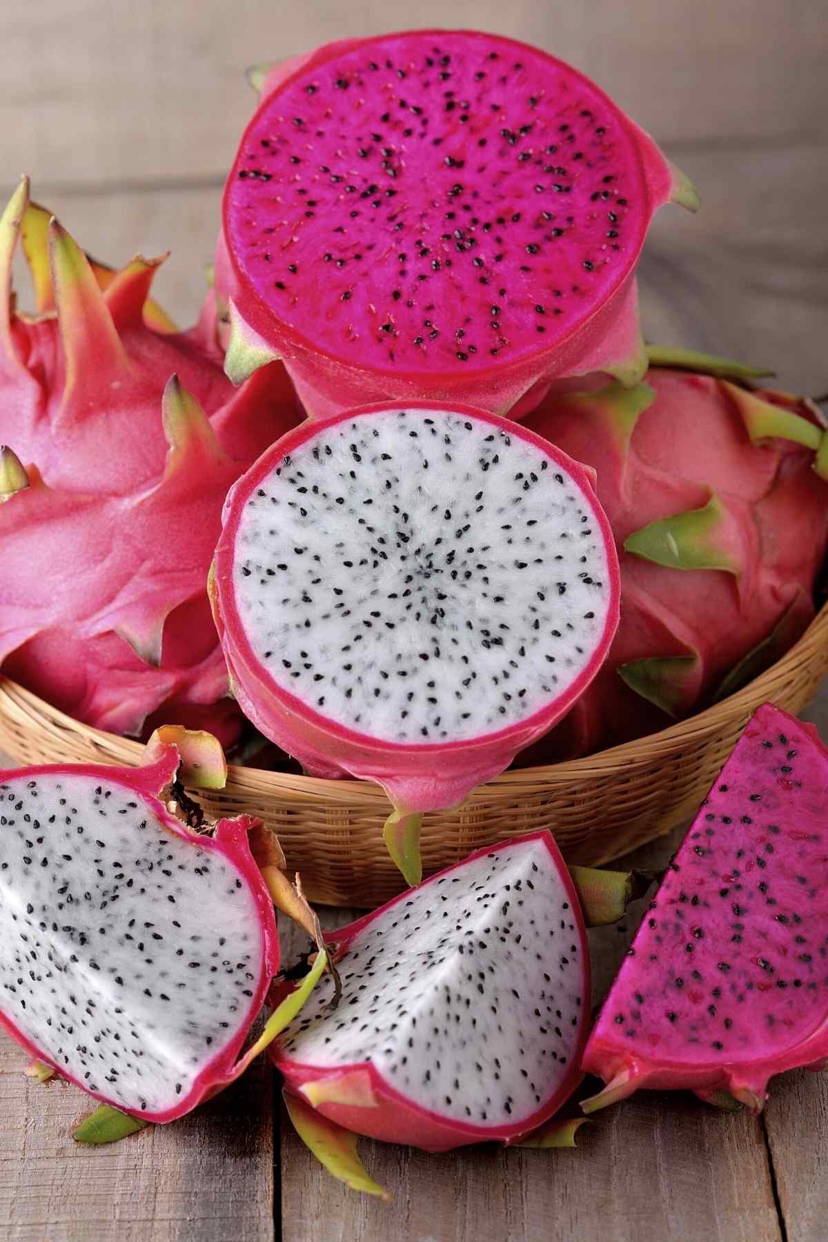 What Does Dragon Fruit Taste Like? It has a mildly sweet flavor with light citrus notes. People around the world can’t get enough of dragon fruits or pitaya, and neither can we! This tasty fruit is packed with antioxidants vitamin c, beta-carotene, and lycopene.