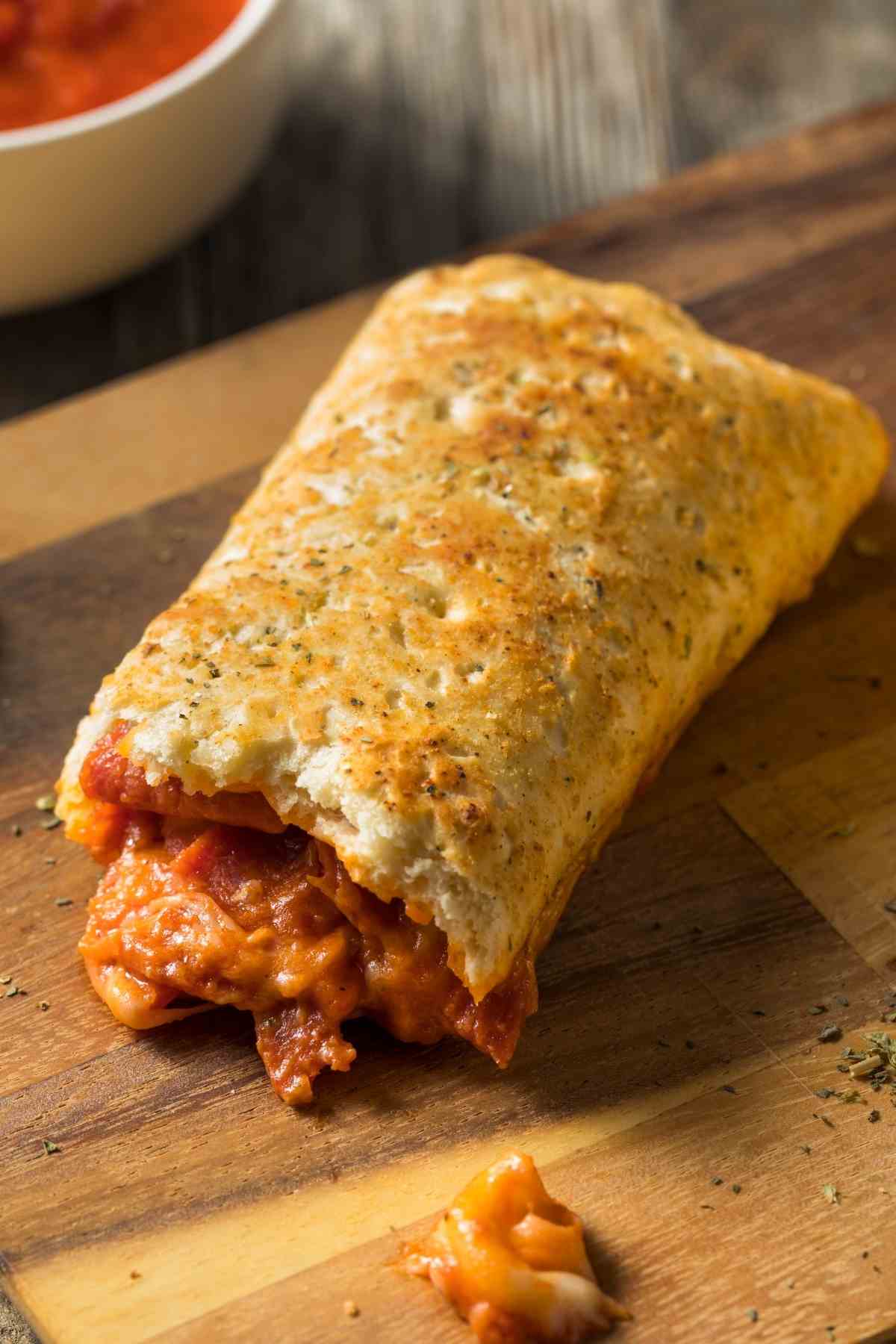 Hot Pockets are a fast and easy snack or a light lunch. They come in a variety of flavors and kids love them. If you’re in a rush, the easiest way to heat up a Hot Pocket is in the microwave. In today’s article we’re sharing some tips and tricks on how to safely heat Hot Pockets in the microwave.