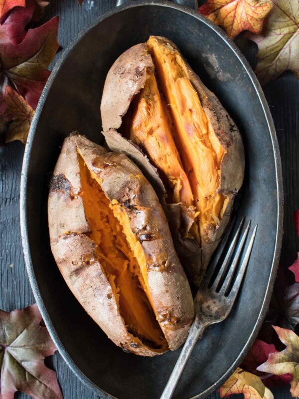 Using a microwave to cook sweet potatoes is a fast and convenient way to get dinner on the table. This recipe for Microwave Sweet Potato takes just 10 minutes, and you’ll love how tender and flavorful the potato turns out.