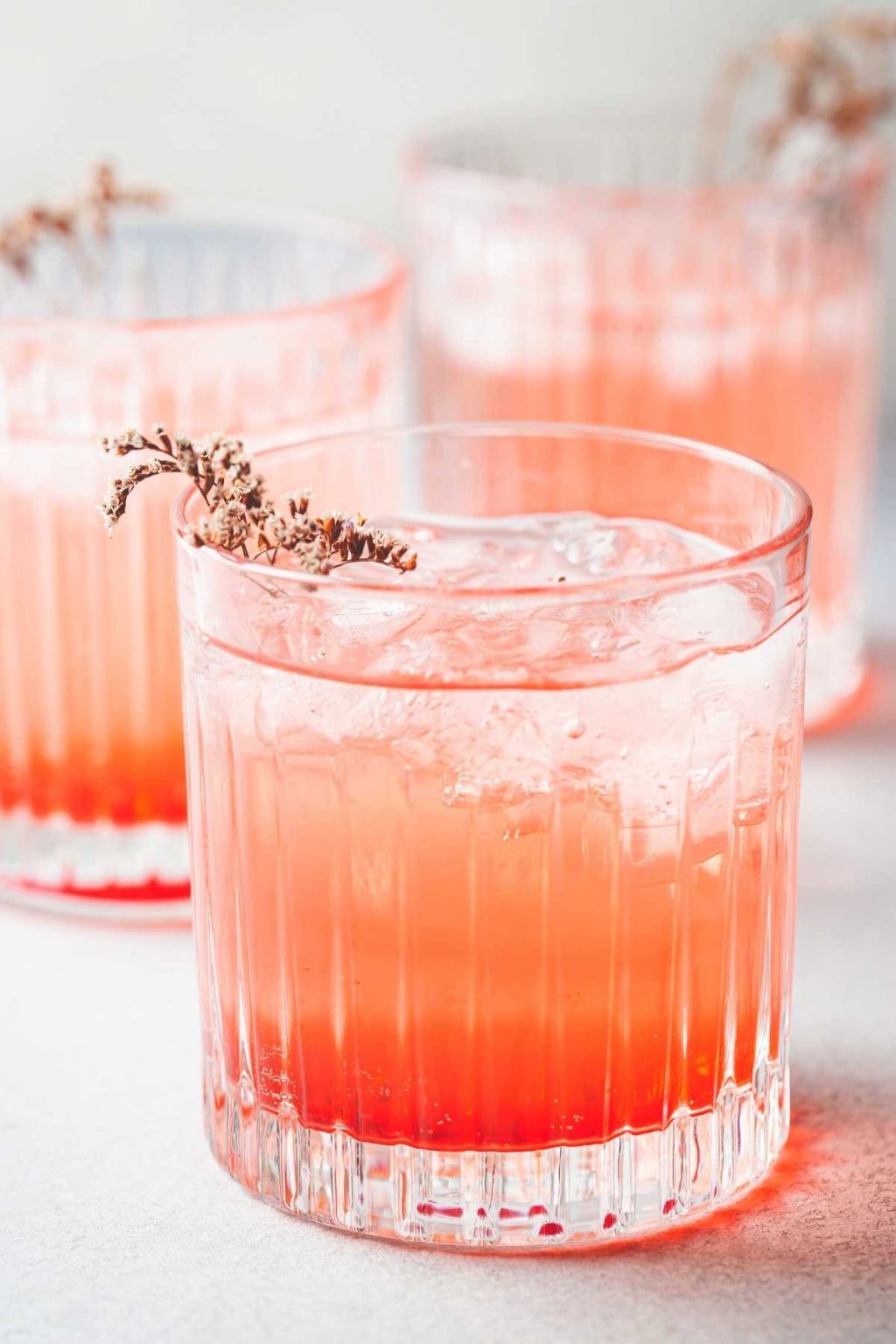 16 Easy Pink Cocktails Izzycooking 3064