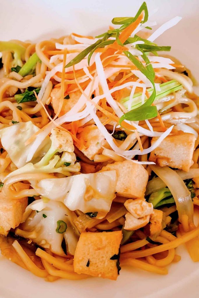 Vegetable Lo Mein with Tofu