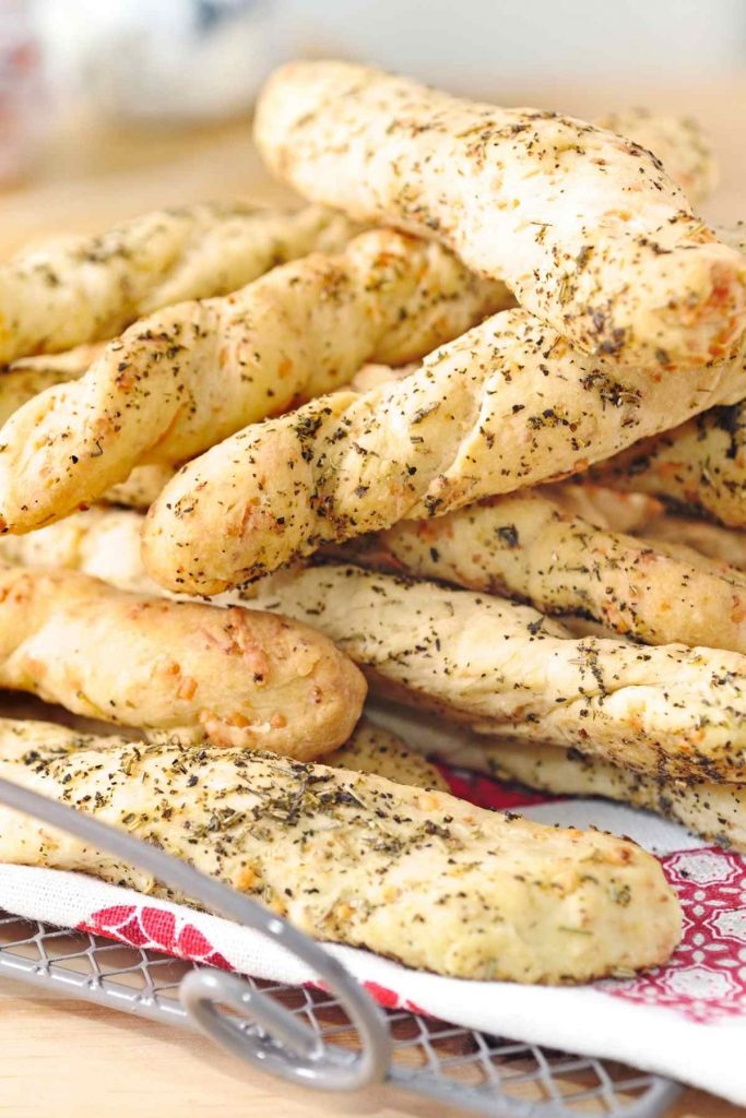 Easy Garlic Breadsticks