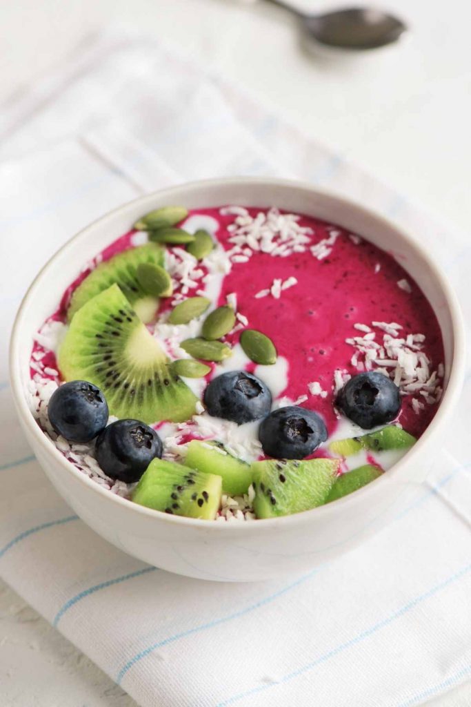 Easy Pitaya Pineapple Smoothie Bowl