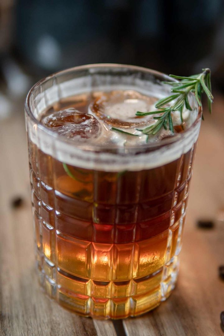 11 Best Sweet Vermouth Cocktails (Easy Vermouth Drinks) - IzzyCooking