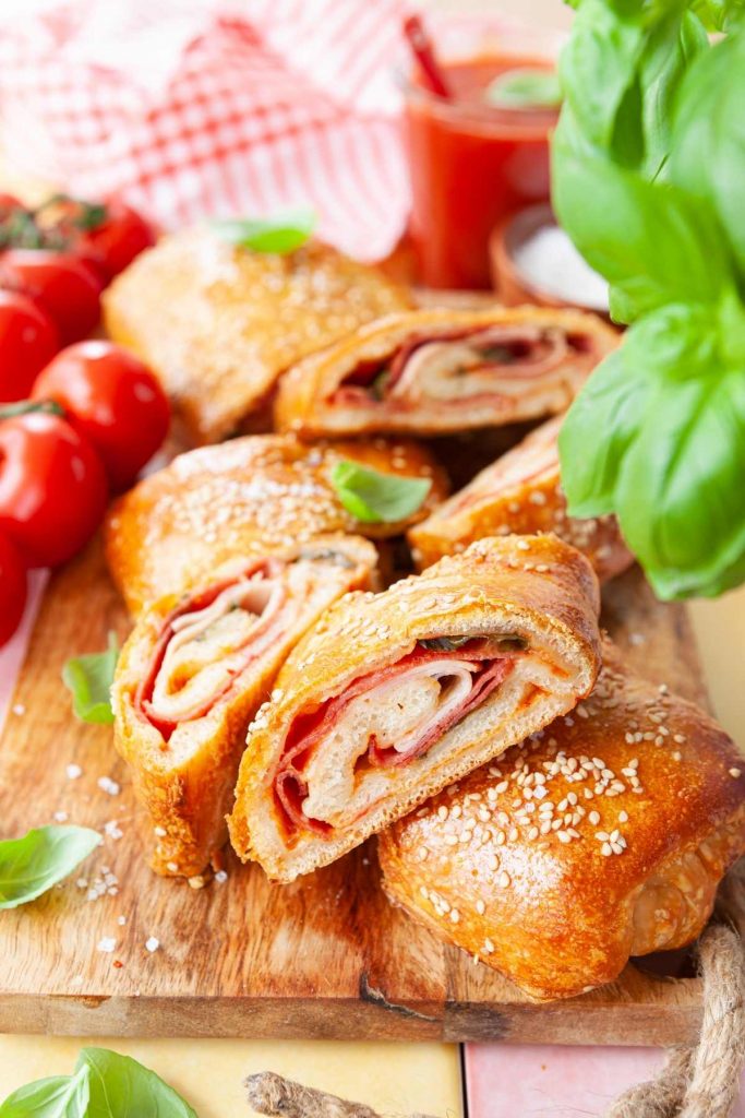 Pizza Croissants – Crescent Roll Pizza