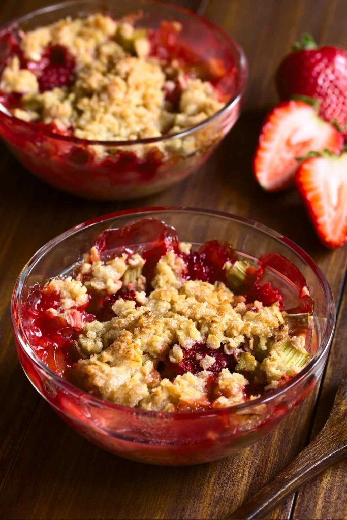 Rhubarb Strawberry Crisp