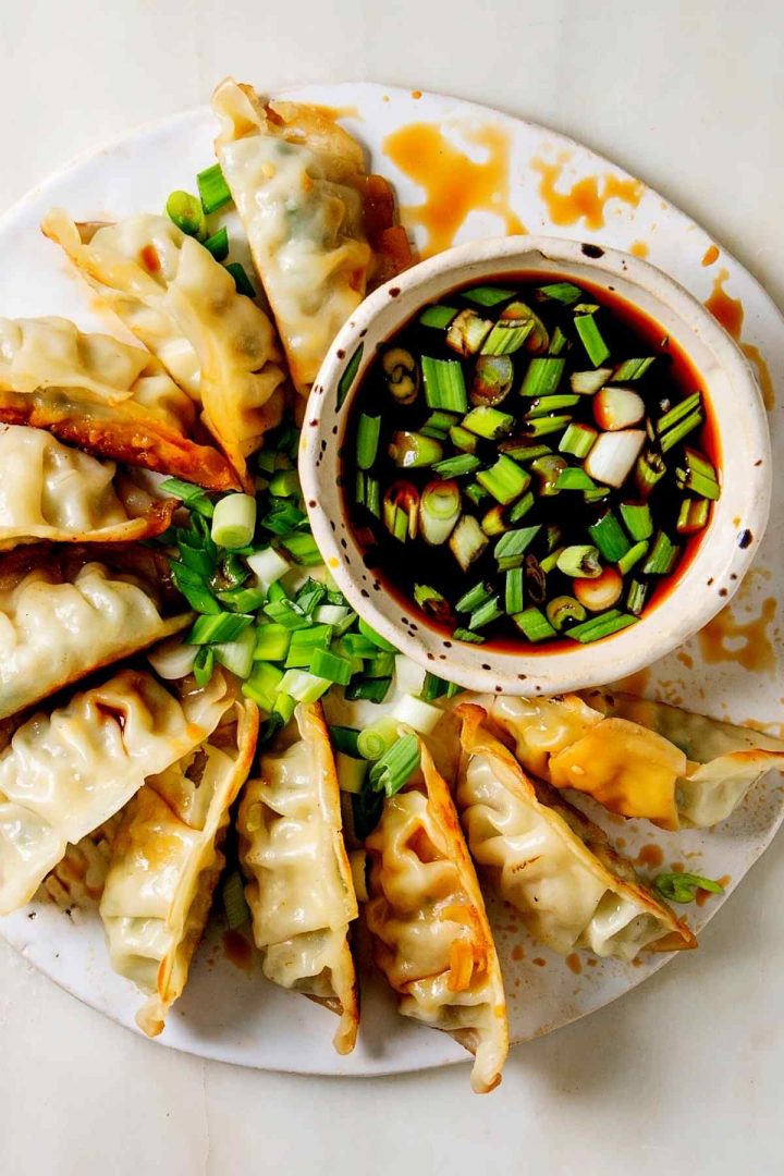 Easy Soy Ginger Sauce - IzzyCooking