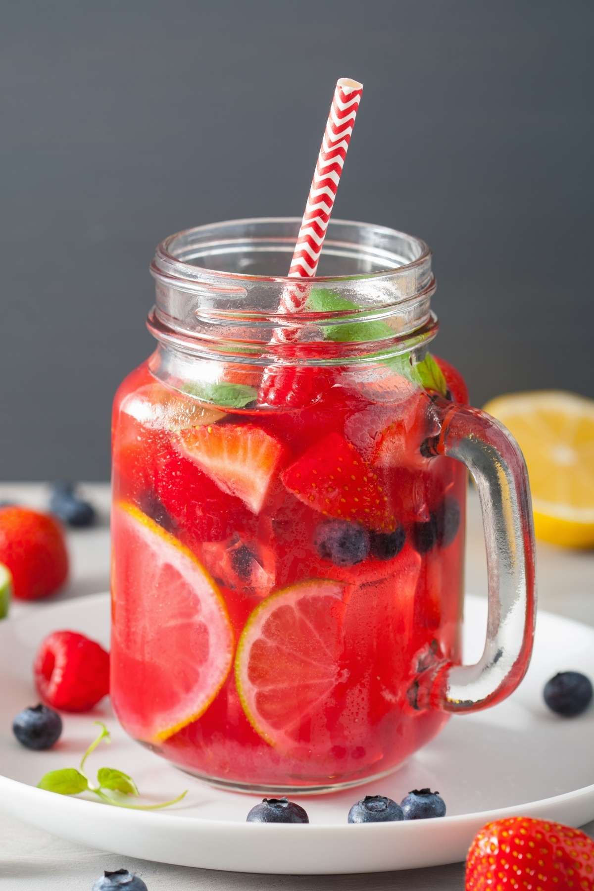 16 Best Lemonade Cocktails That Are Easy to Make IzzyCooking