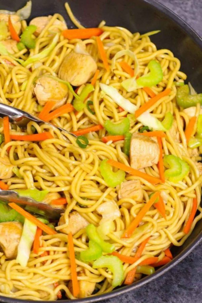 Easy Chicken Lo Mein with Egg Noodles
