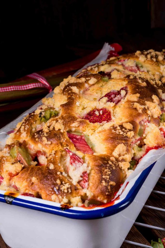 Cinnamon Swirl Rhubarb Bread