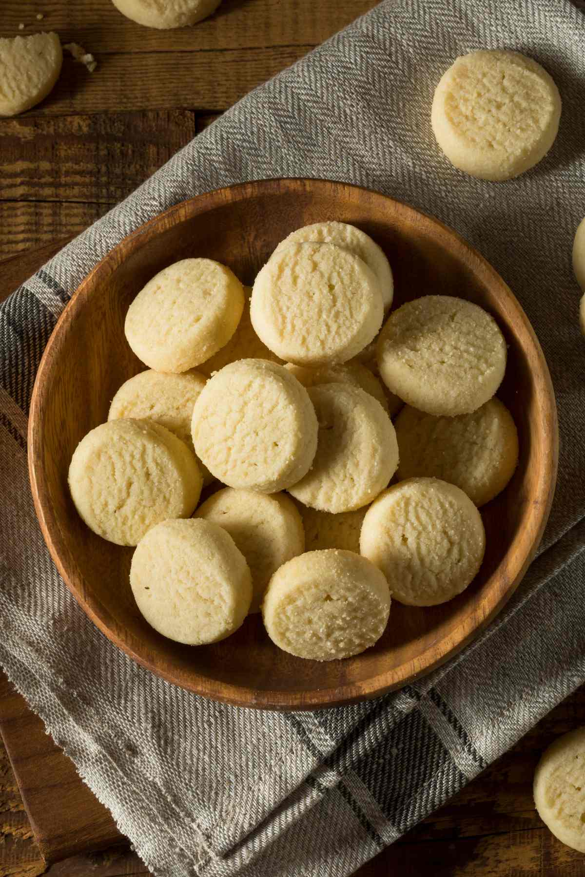 Best Keto Cookies Recipes (Easy and Low Carb) - IzzyCooking