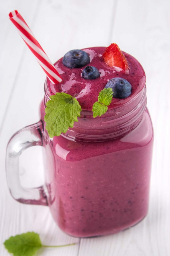 18 Easy and Healthy Frozen Fruit Smoothie Recipes - IzzyCooking