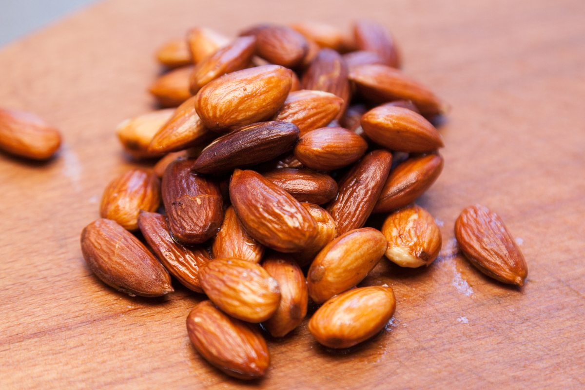 Are Almonds Keto (Net Carbs, Total Carbs And Best Keto-Friendly Almond